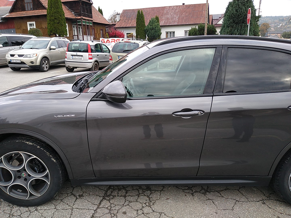 Zdjęcie drzwi przednich lewych wraz z szybą