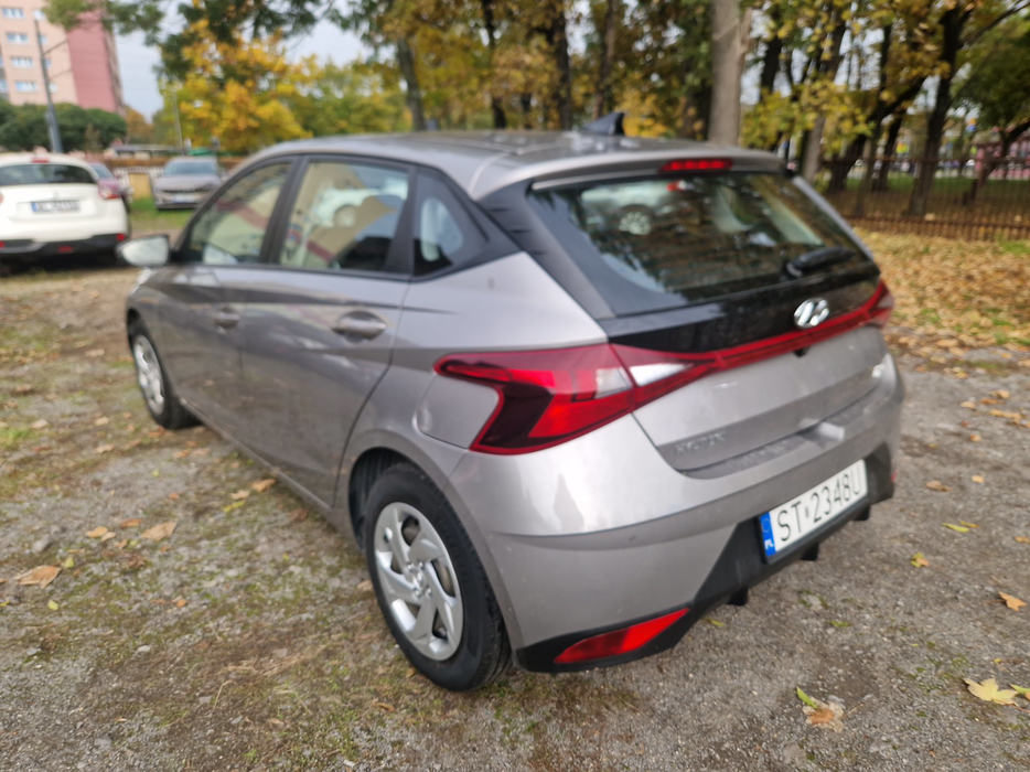Zdjęcie po ukosie, lewy tył
