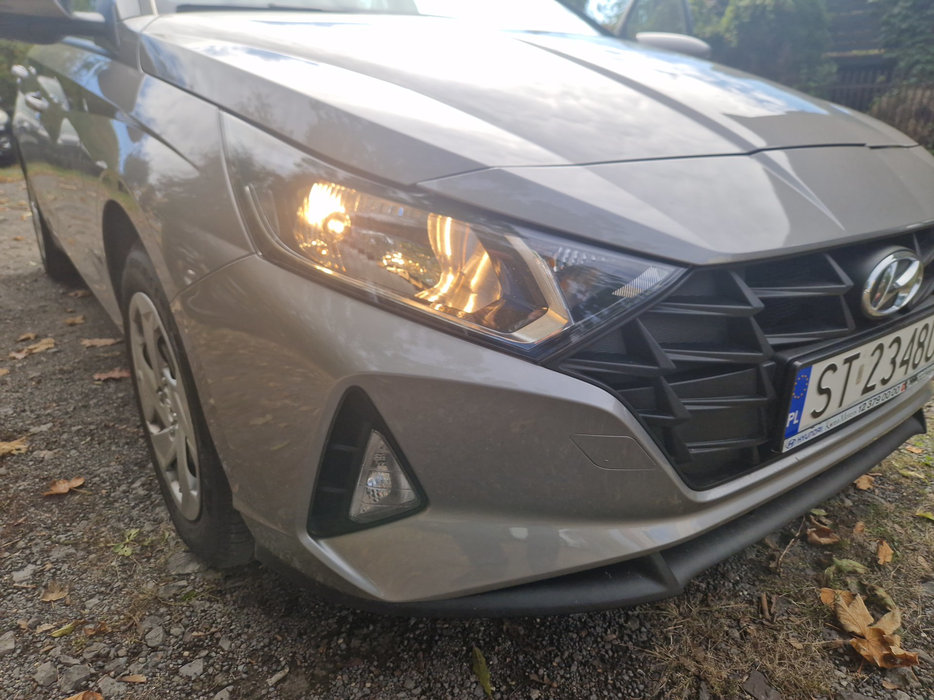 Zdjęcie oświetlenia przedniego i dolnego prawego