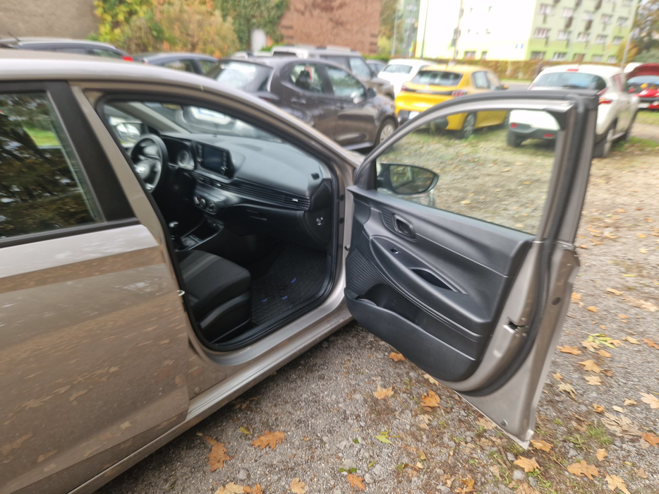 Zdjęcie wnętrza od pasażera, przód