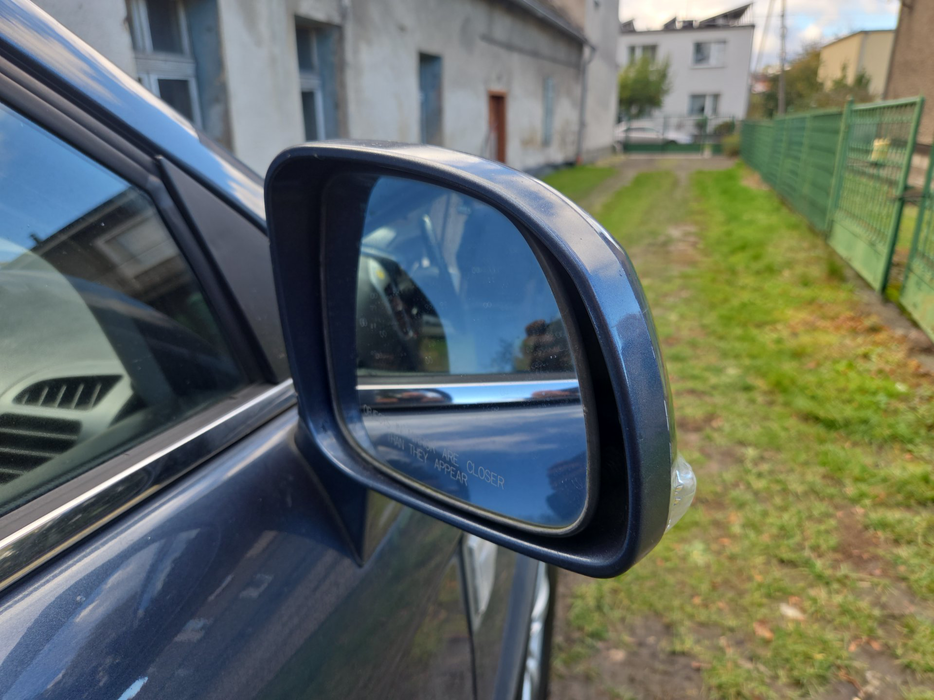 Zdjęcie zwierciadła lusterka prawego
