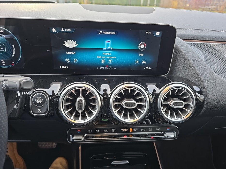 Zdjęcie jednostki multimedialnej