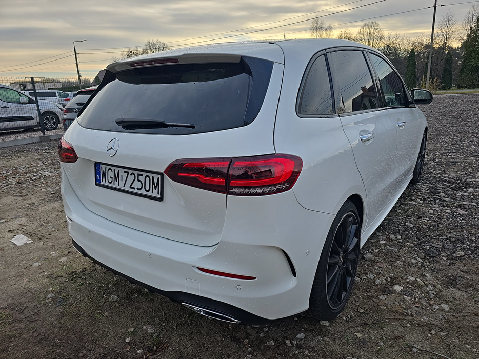 Zdjęcie po ukosie, prawy tył