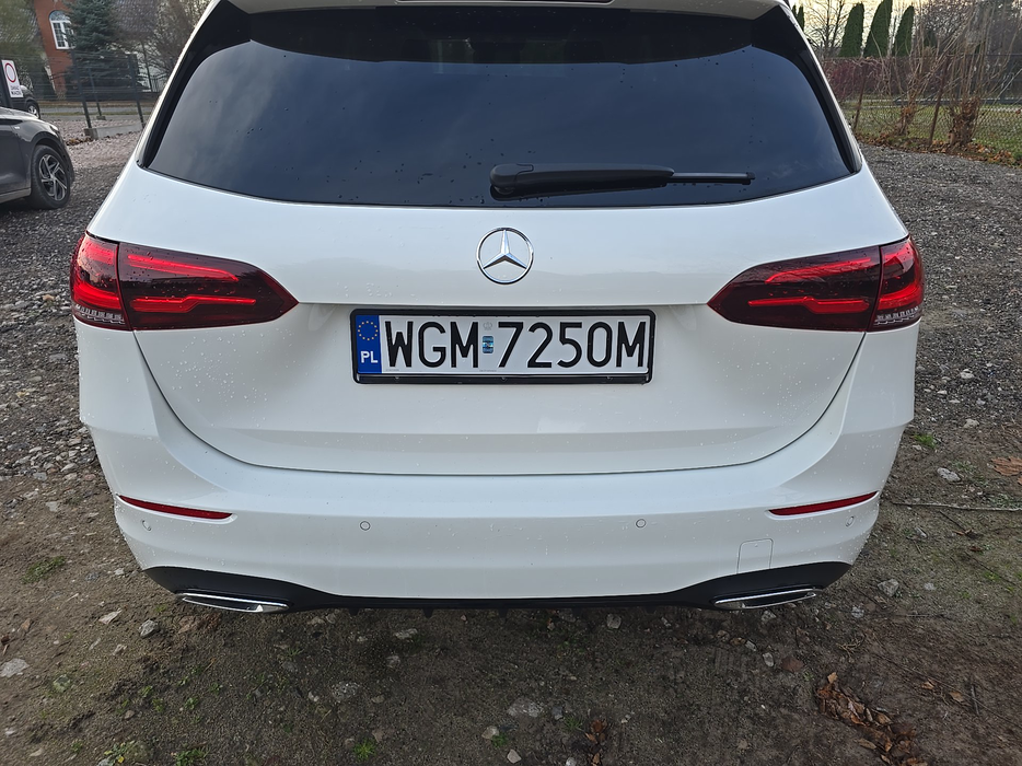 Zdjęcie pokrywy bagażnika