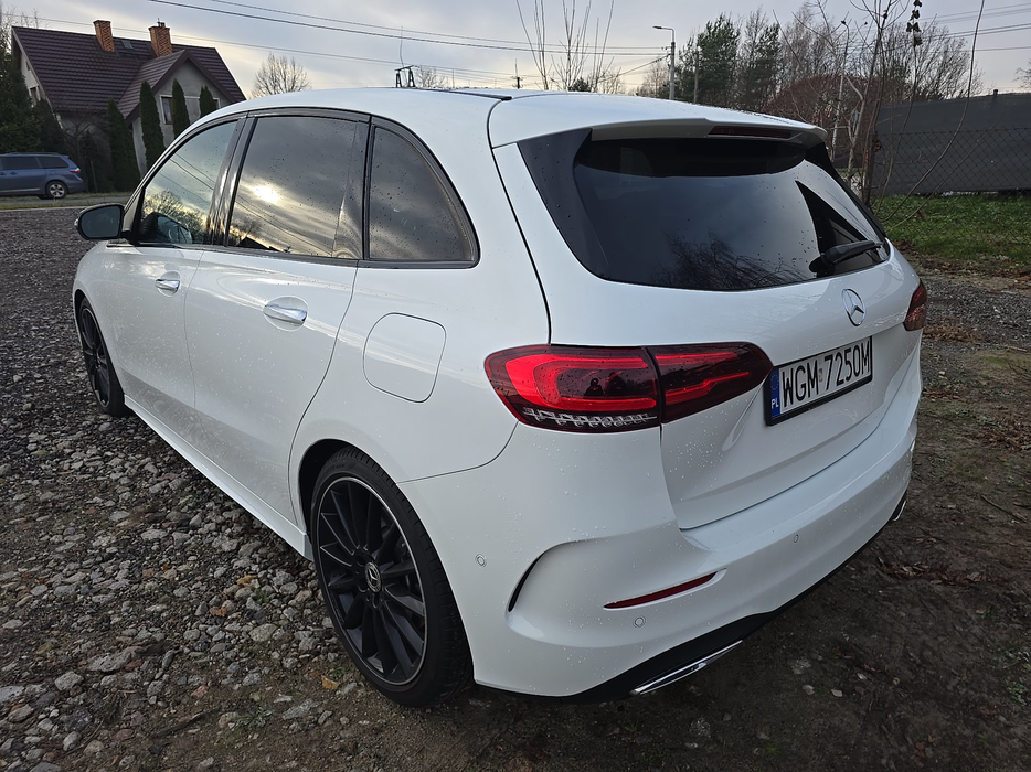 Zdjęcie po ukosie, lewy tył