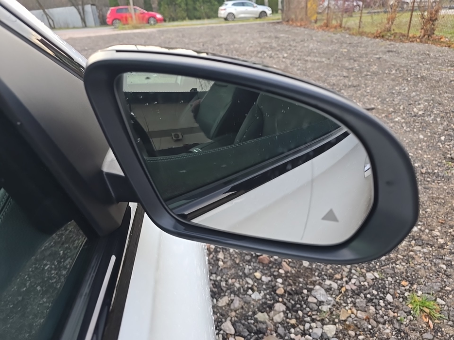 Zdjęcie zwierciadła lusterka prawego