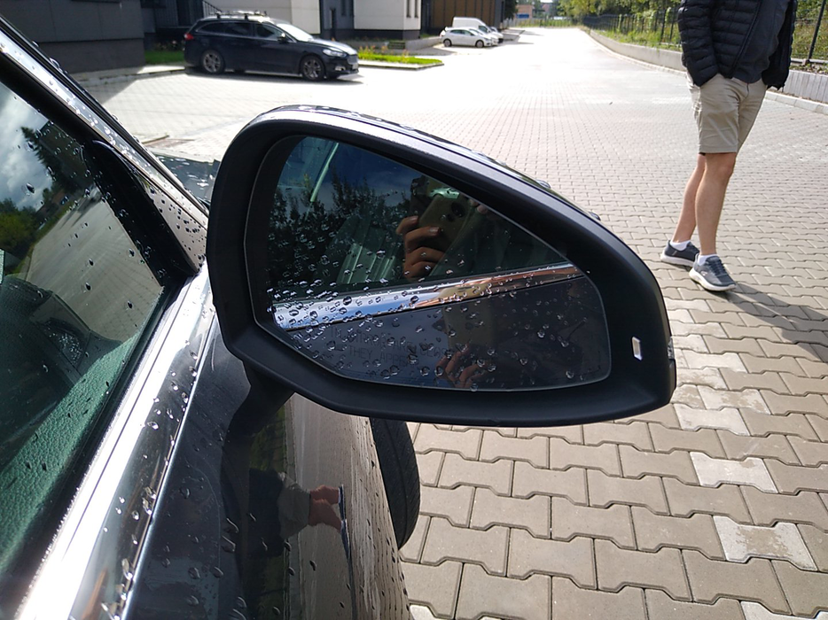 Zdjęcie zwierciadła lusterka prawego