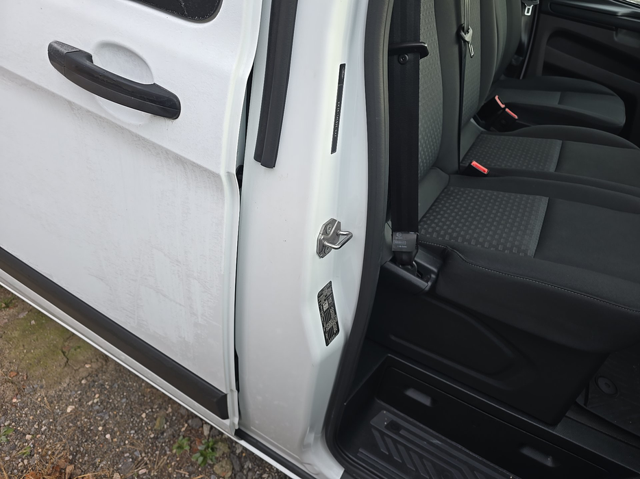 Zdjęcie słupka B prawego