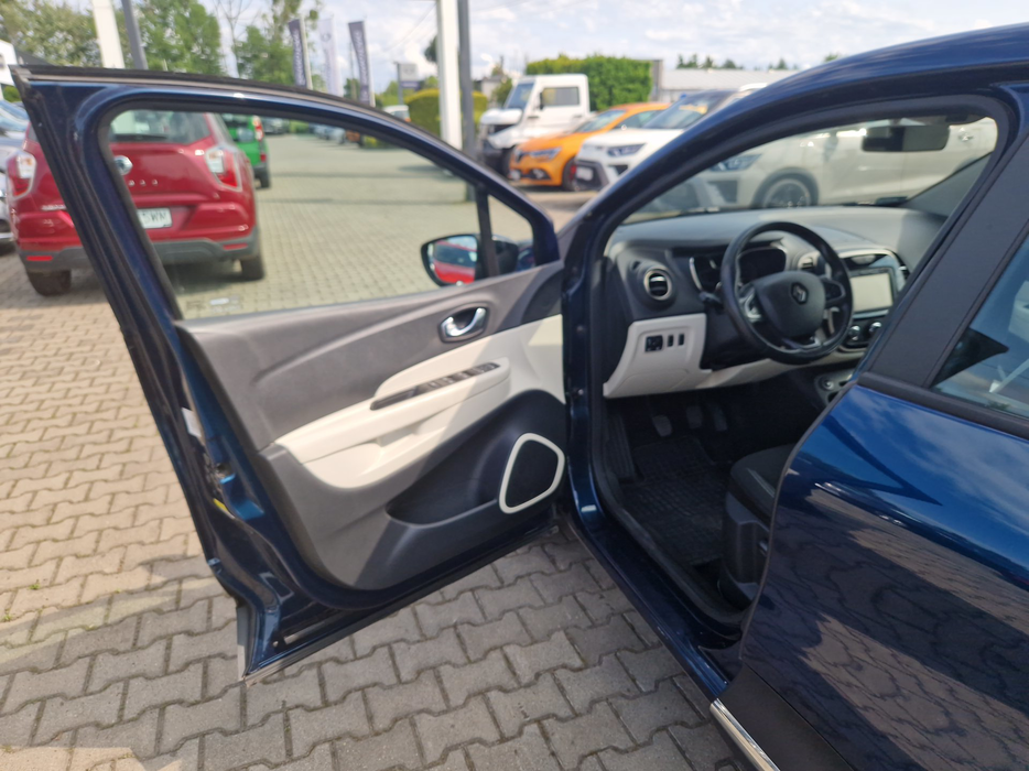 Zdjęcie wnętrza od kierowcy, przód