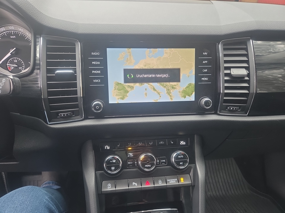 Zdjęcie jednostki multimedialnej