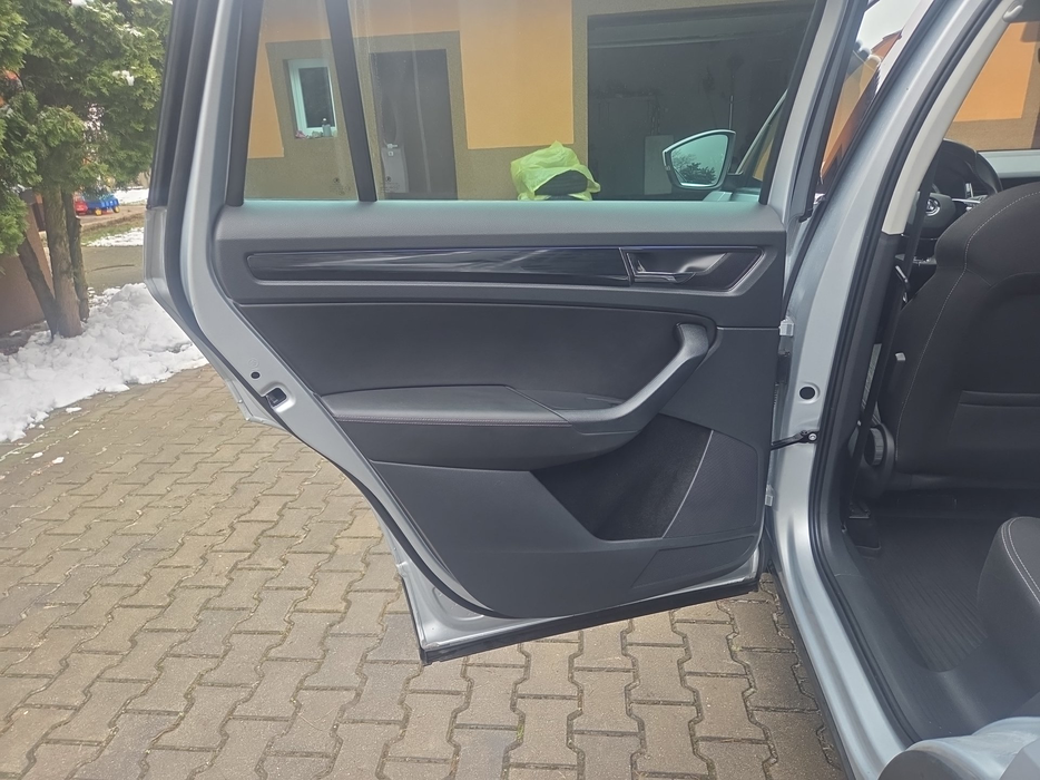 Zdjęcie tapicerki drzwi tylnych lewych