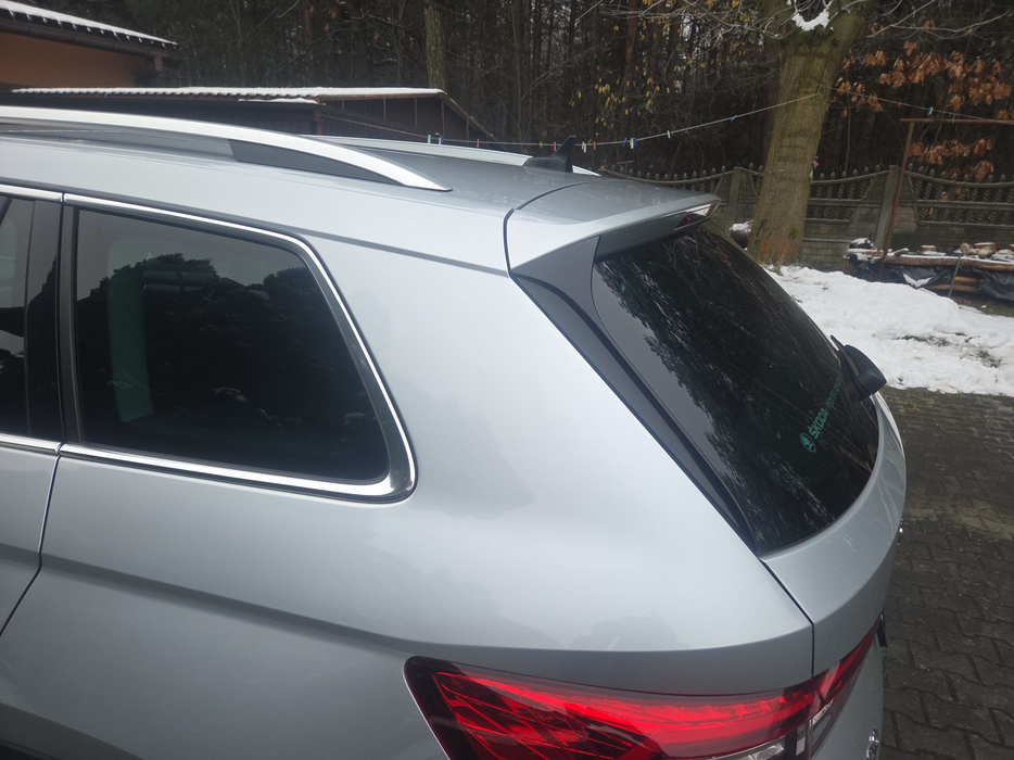 Zdjęcie słupka C lewego