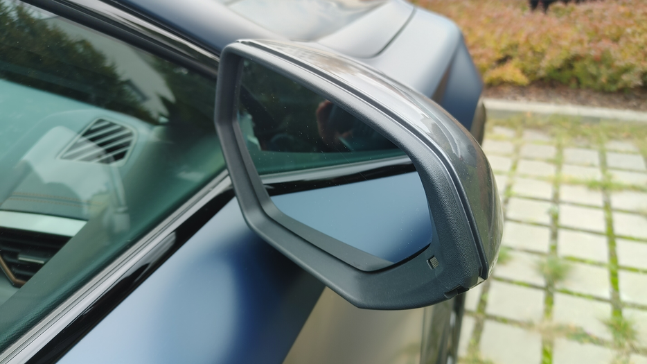 Zdjęcie zwierciadła lusterka prawego