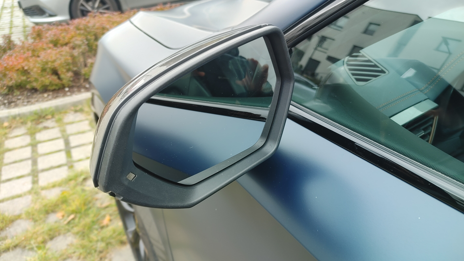 Zdjęcie zwierciadła lusterka lewego