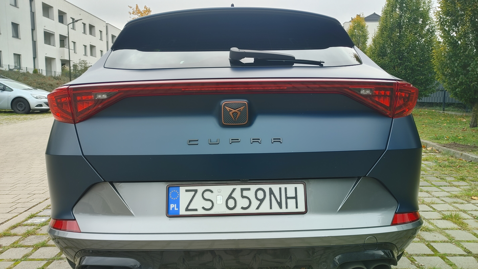 Zdjęcie pokrywy bagażnika