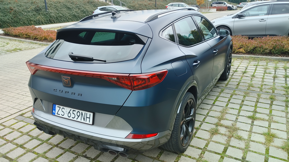 Zdjęcie po ukosie, prawy tył