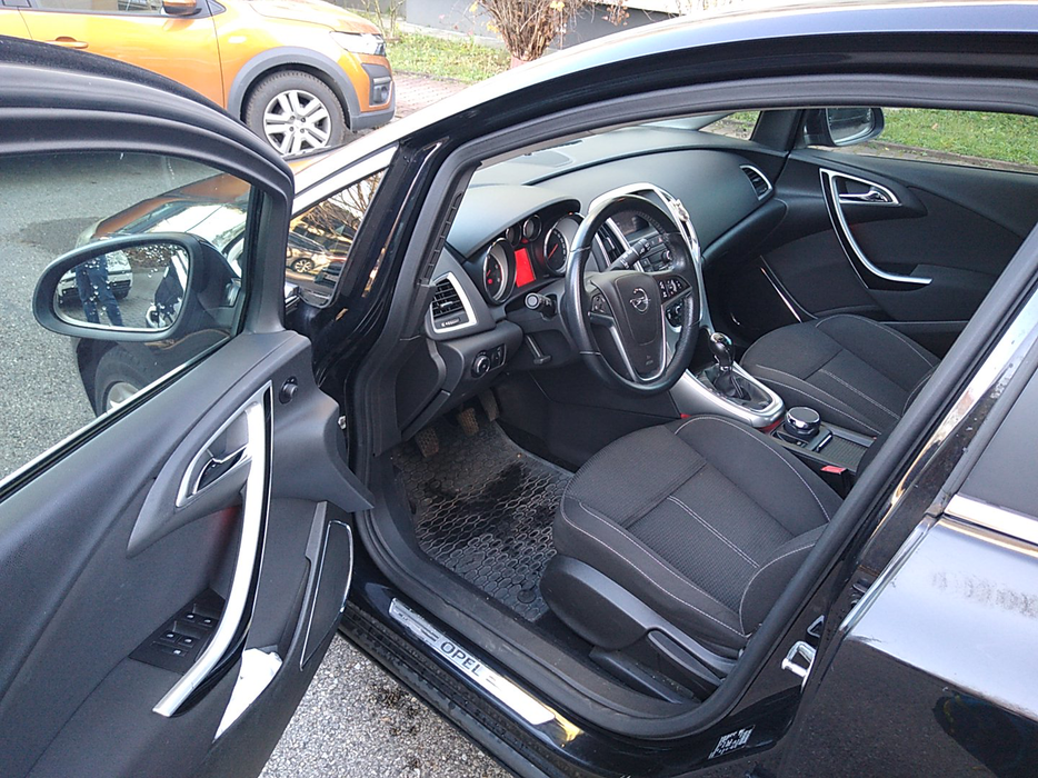 Zdjęcie wnętrza od kierowcy, przód