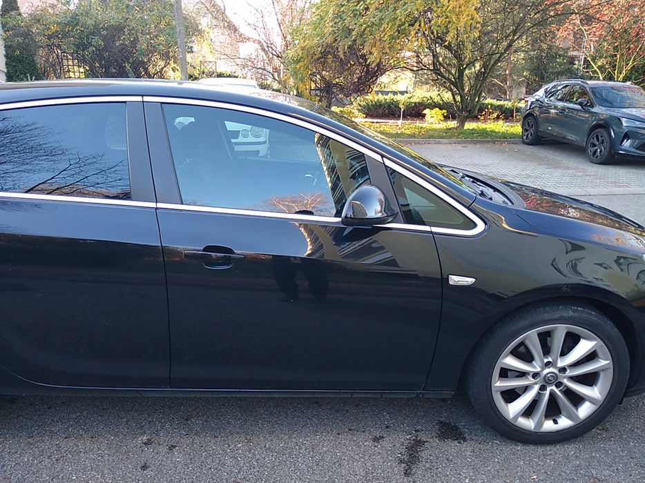 Zdjęcie drzwi przednich prawych wraz z szybą