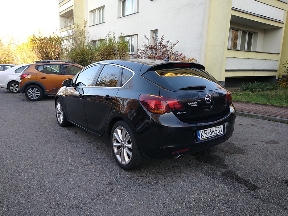 Zdjęcie po ukosie, lewy tył