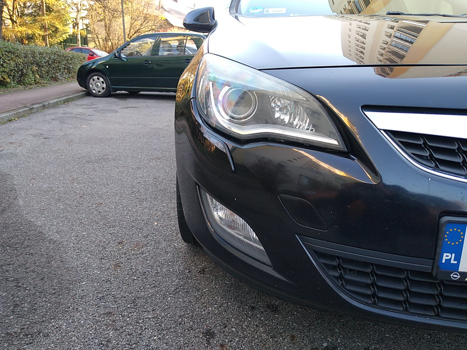 Zdjęcie oświetlenia przedniego i dolnego prawego