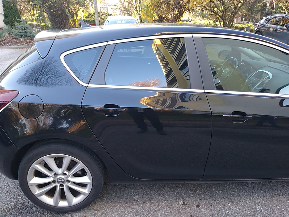 Zdjęcie drzwi tylnych prawych wraz z szybą