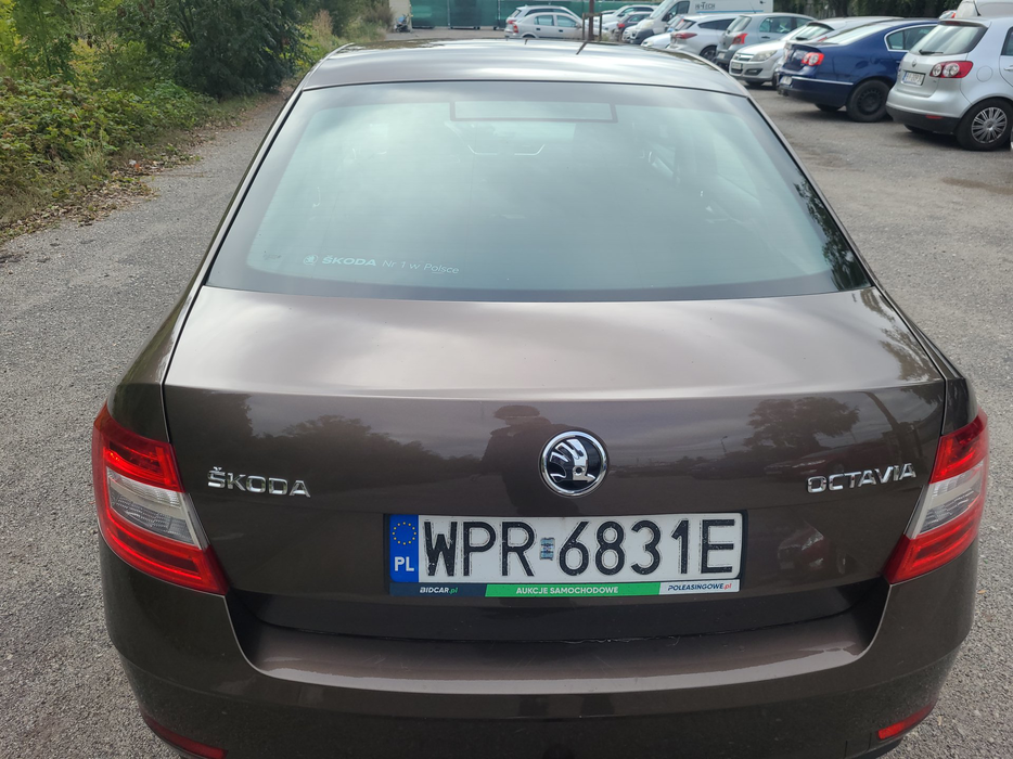 Zdjęcie pokrywy bagażnika