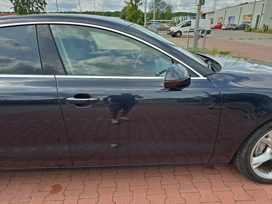 Zdjęcie drzwi przednich prawych wraz z szybą