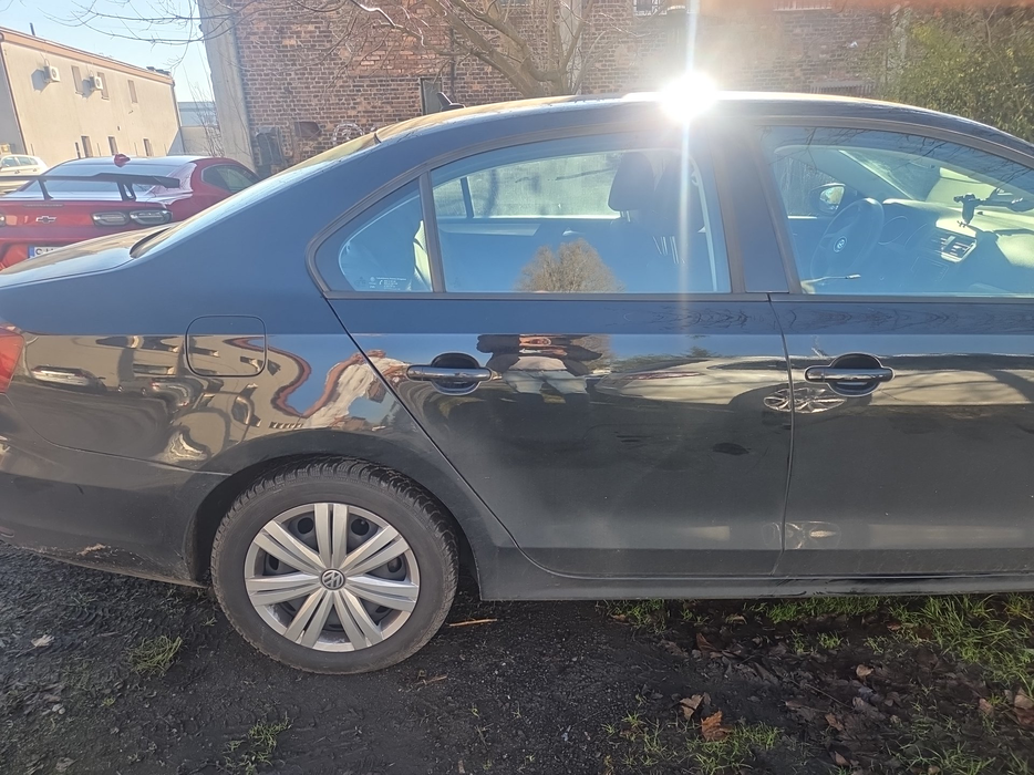 Zdjęcie drzwi tylnych prawych wraz z szybą