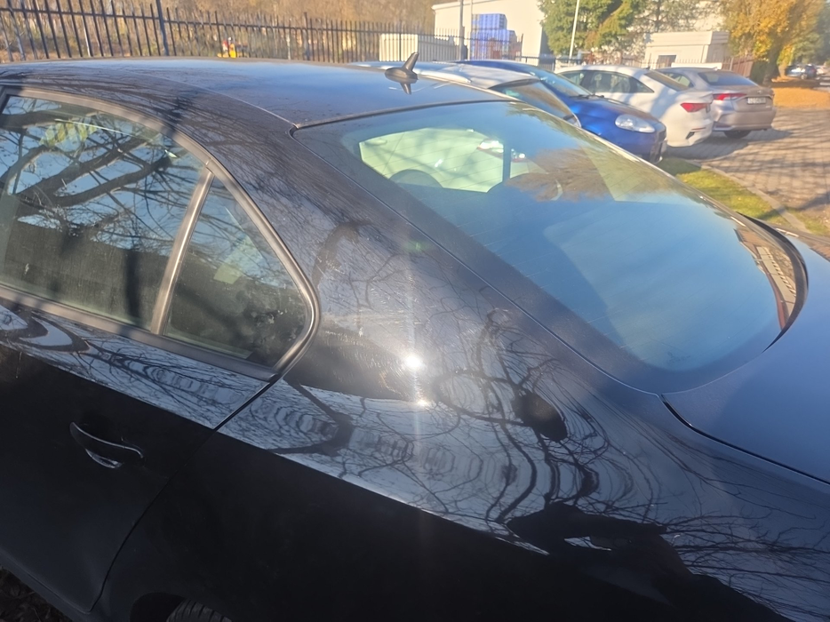 Zdjęcie słupka C lewego