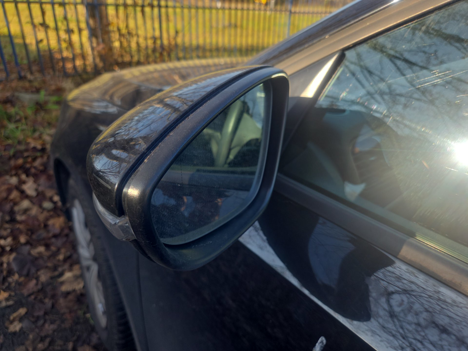 Zdjęcie zwierciadła lusterka lewego