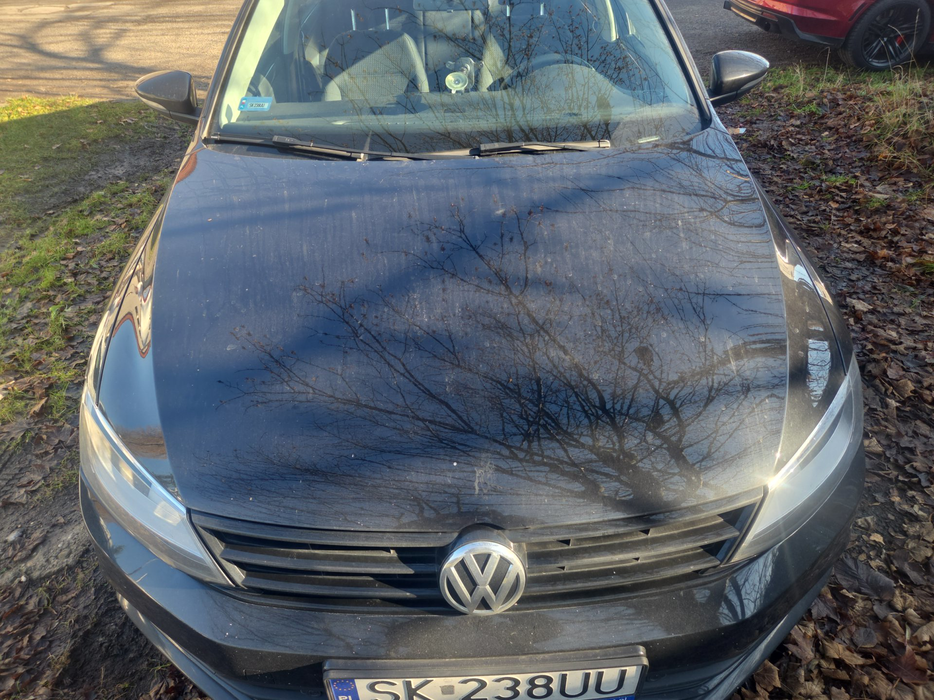 Zdjęcie pokrywy komory silnika