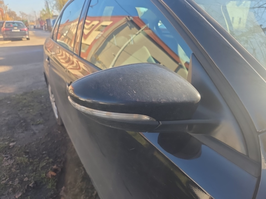 Zdjęcie obudowy lusterka prawego