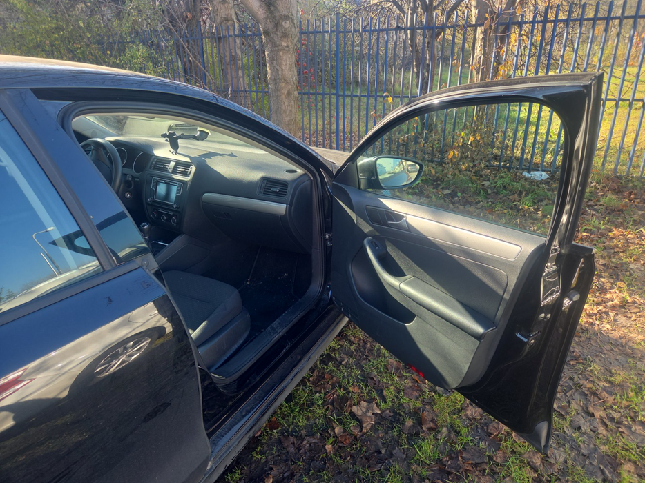 Zdjęcie wnętrza od pasażera, przód