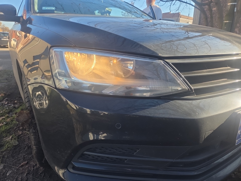 Zdjęcie oświetlenia przedniego i dolnego prawego