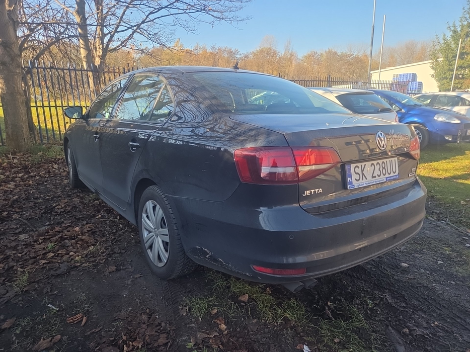 Zdjęcie po ukosie, lewy tył