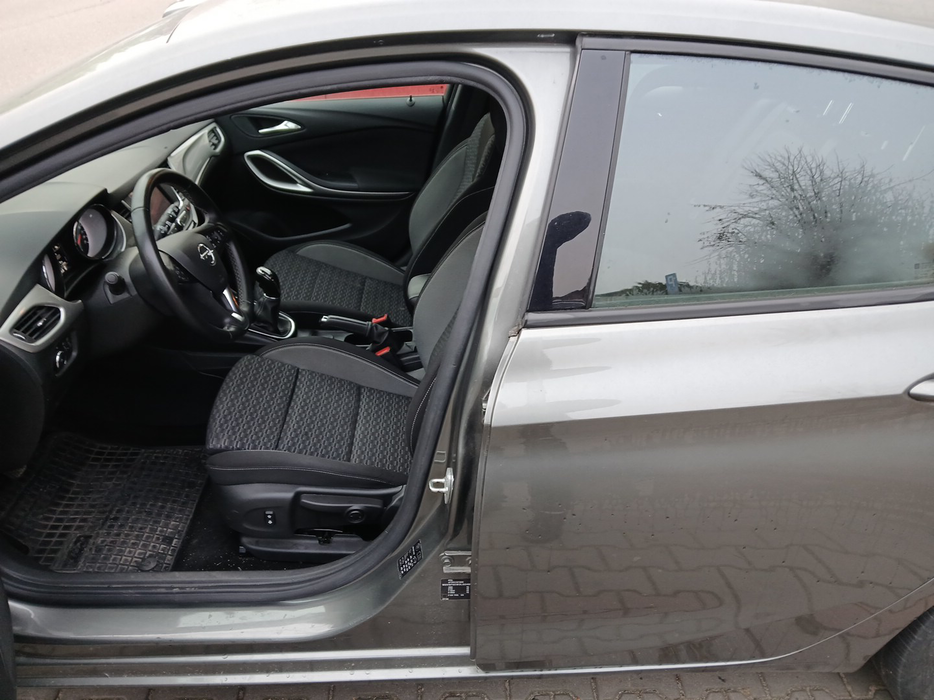 Zdjęcie słupka B lewego