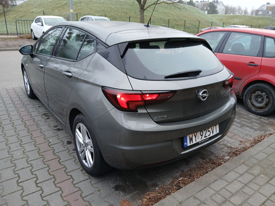 Zdjęcie po ukosie, lewy tył