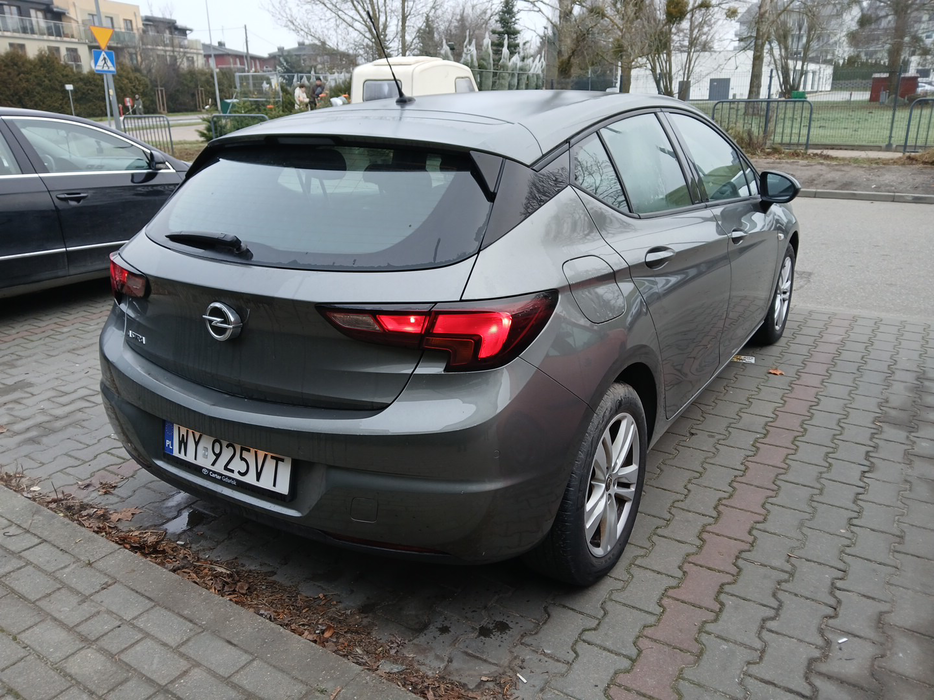 Zdjęcie po ukosie, prawy tył