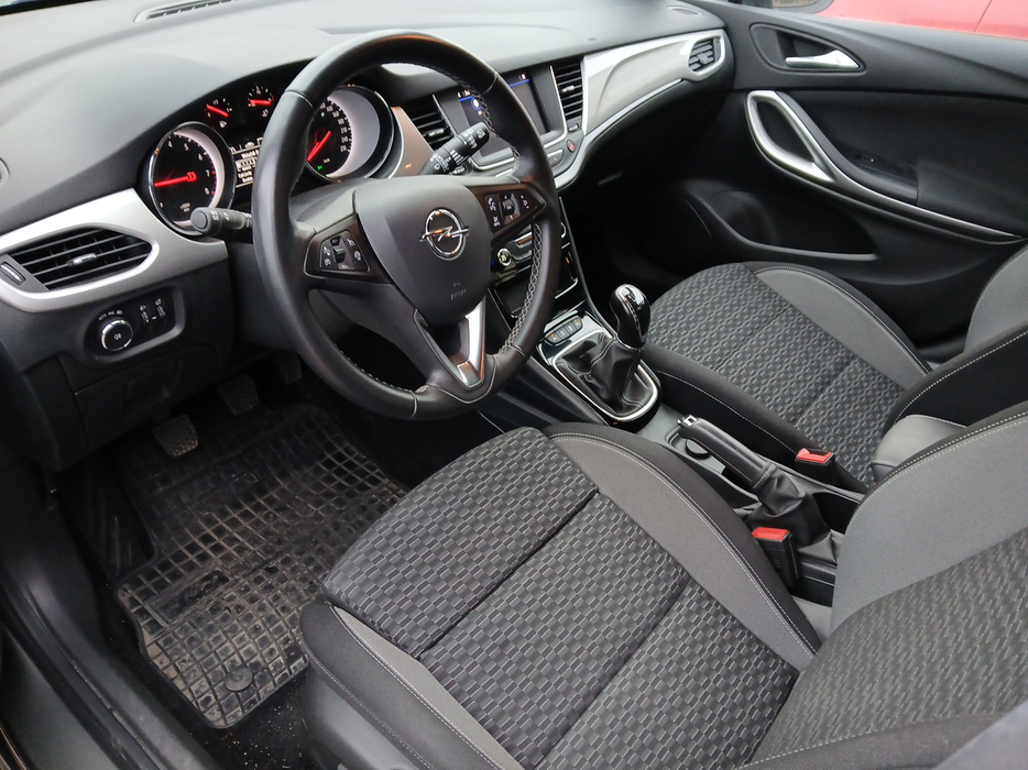 Zdjęcie wnętrza od kierowcy, przód