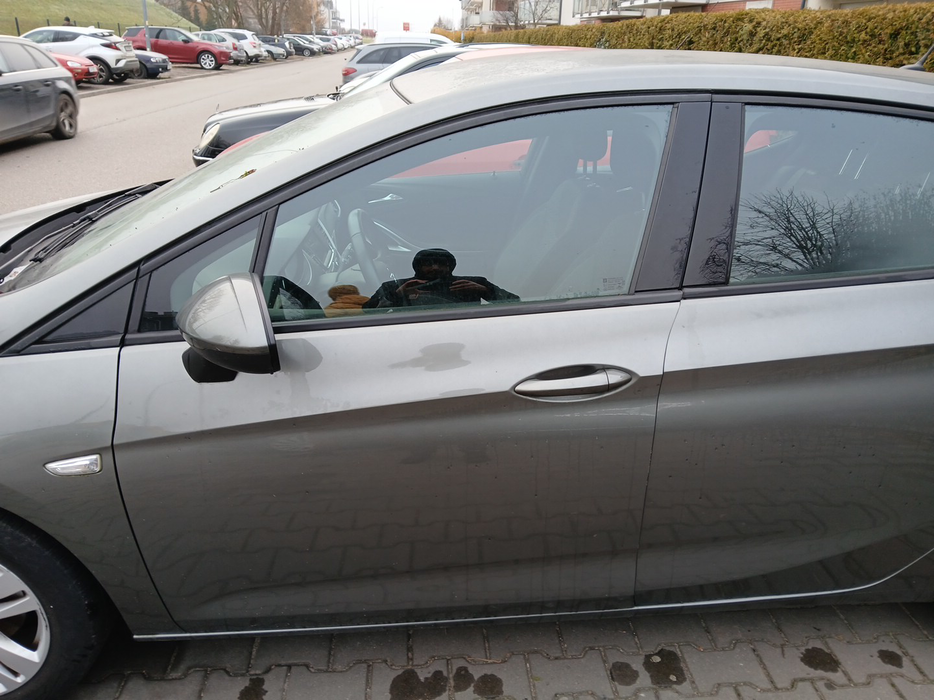 Zdjęcie drzwi przednich lewych wraz z szybą