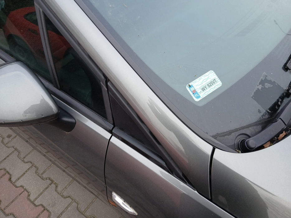 Zdjęcie słupka A prawego