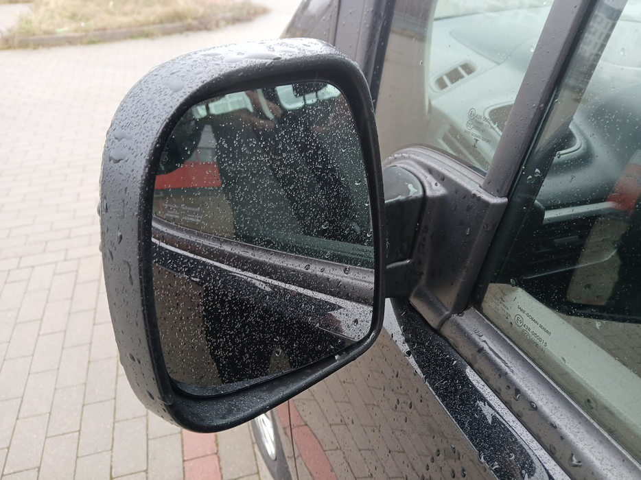 Zdjęcie zwierciadła lusterka lewego