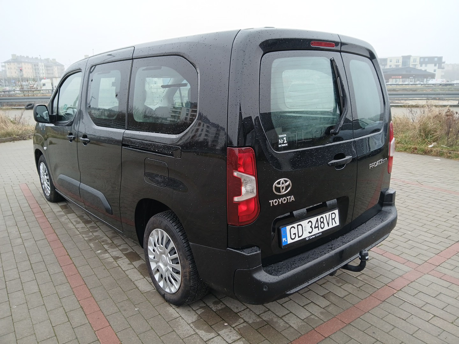 Zdjęcie po ukosie, lewy tył