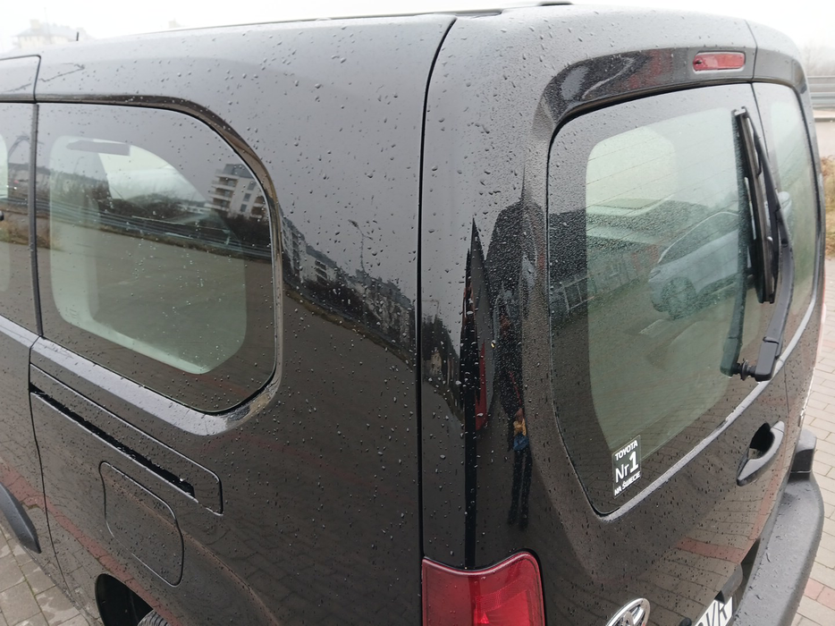 Zdjęcie słupka C lewego