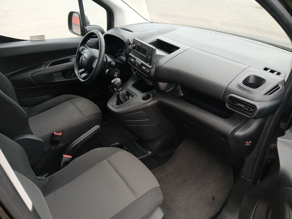 Zdjęcie wnętrza od pasażera, przód