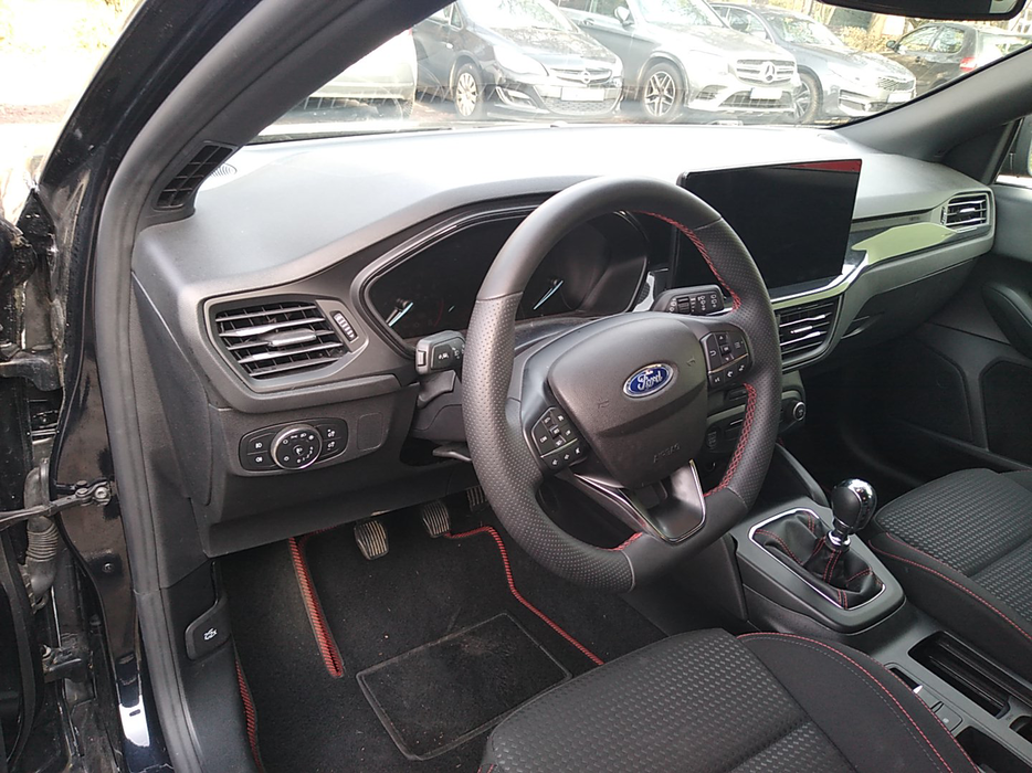 Zdjęcie kokpitu i kierownicy