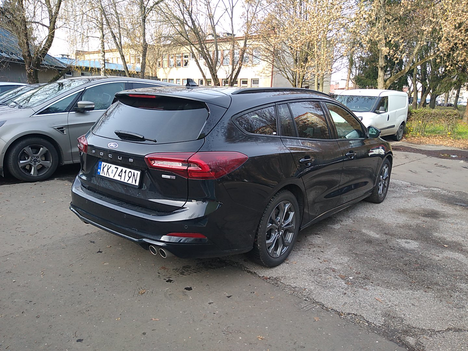 Zdjęcie po ukosie, prawy tył