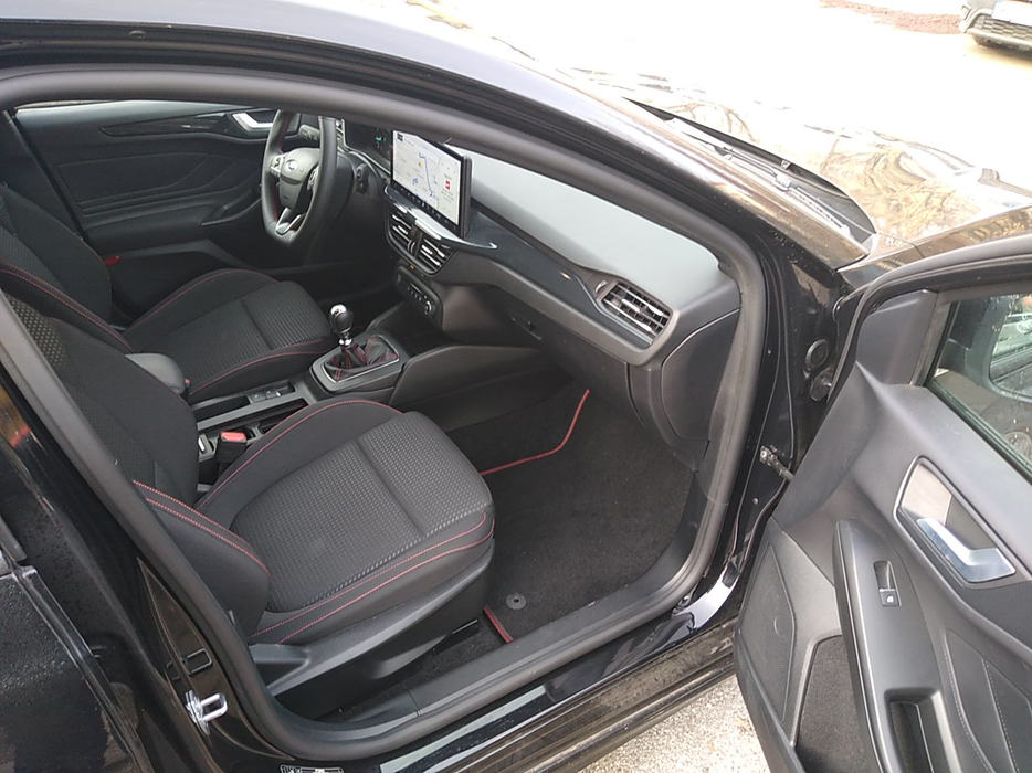 Zdjęcie wnętrza od pasażera, przód