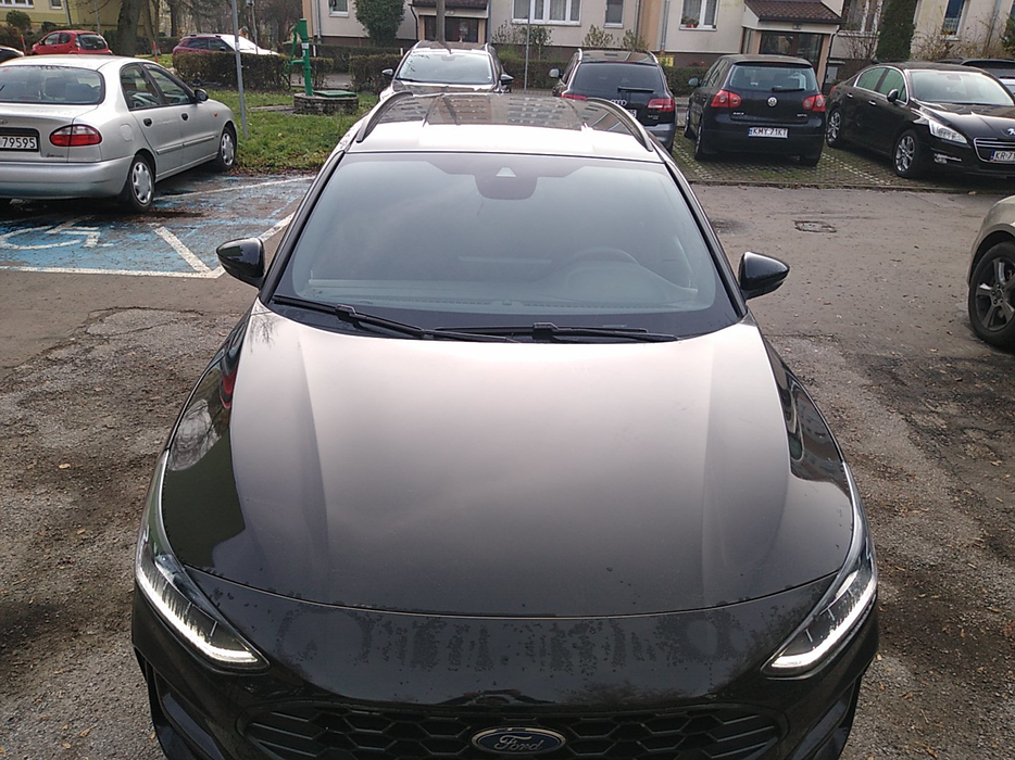 Zdjęcie pokrywy komory silnika