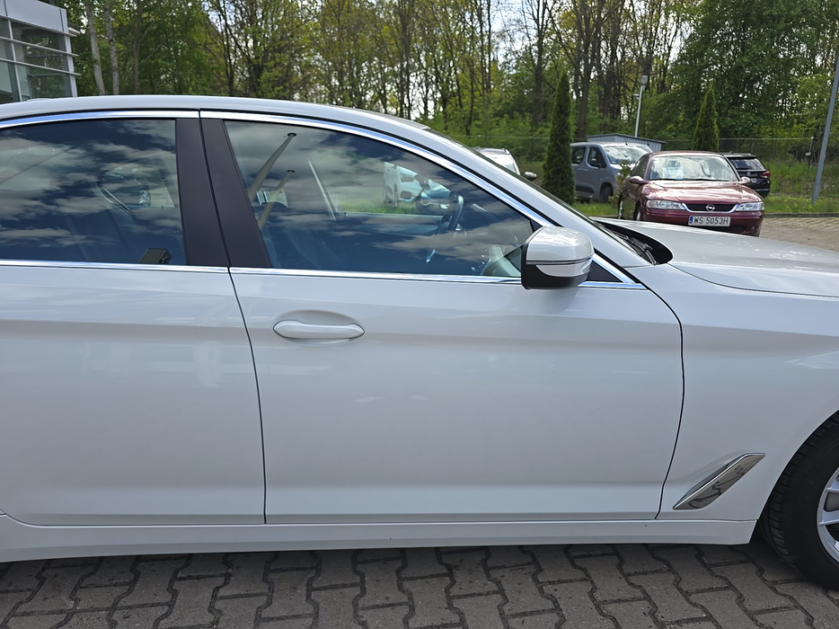 Zdjęcie drzwi przednich prawych wraz z szybą